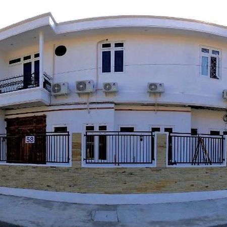 The Lawang Yogya Guesthouse Yogyakarta Exterior photo
